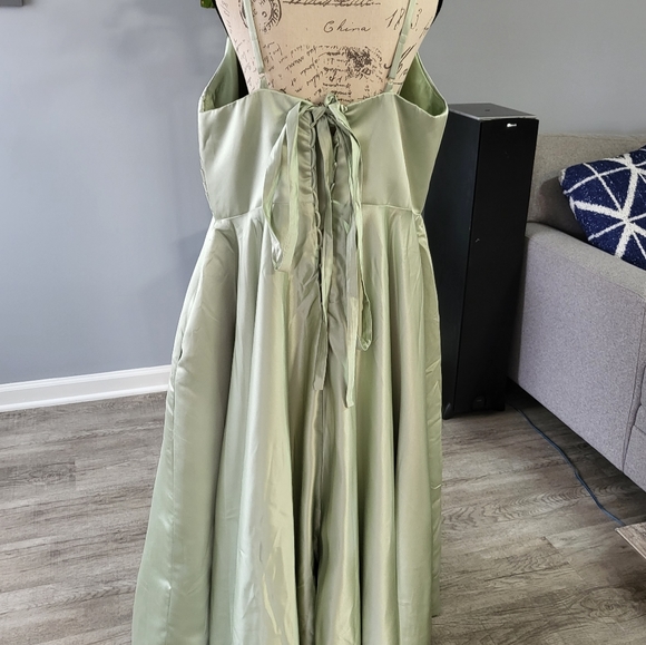 Wedding/Prom Dress - Picture 9 of 13